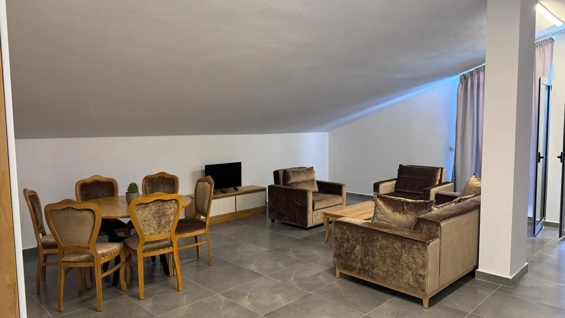 Inheritor Resort Lezhe