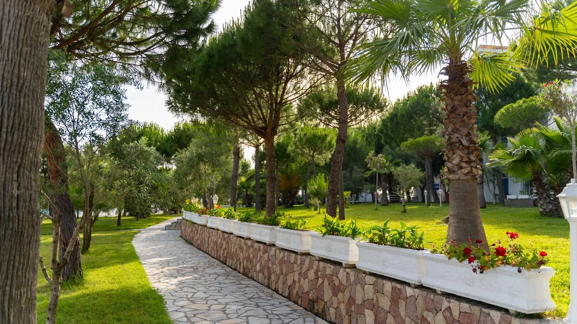 Inheritor Resort Lezhe 0*,  Albania