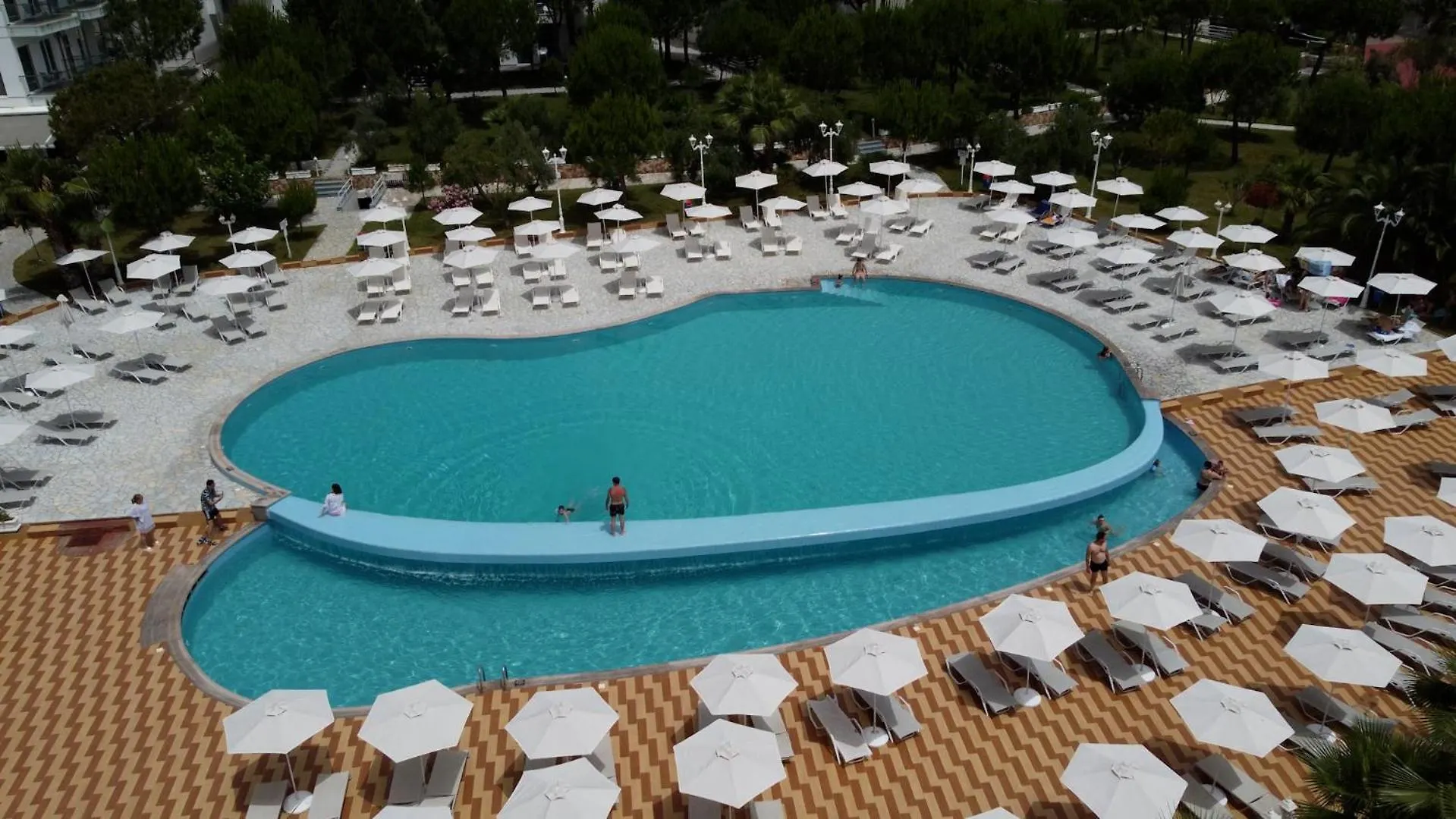 Inheritor Resort Lezhe